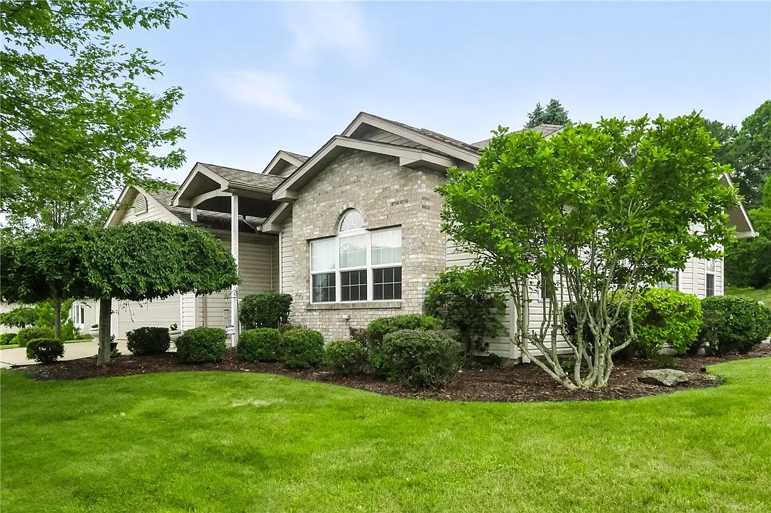 121 Ashley Hill Dr photo 1