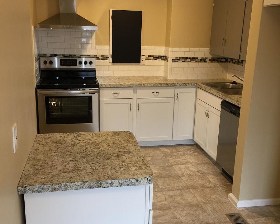 2nd image of 2659 Whiteway Rd APT 2