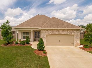 512 Silver Oak Dr, Madisonville, LA 70447