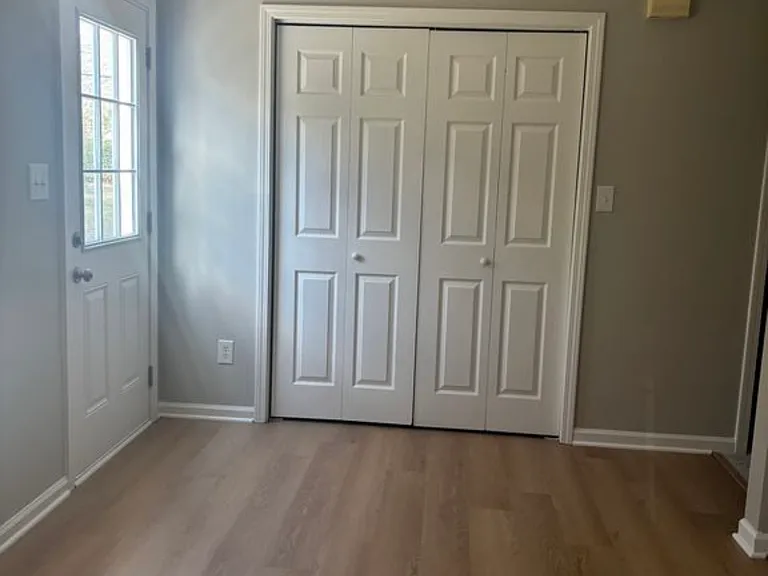 102 Maple Grove Ct — Photo 6