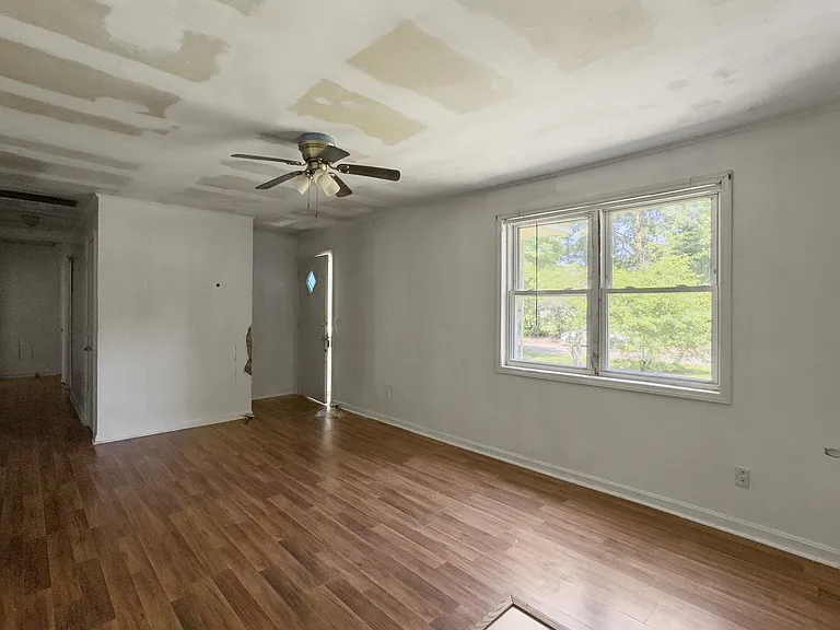 1137 Carter Rd — Photo 5
