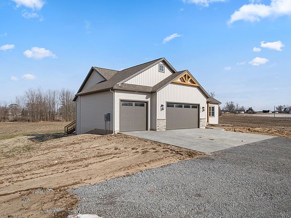 3rd image of 5925 Grand Vista Dr