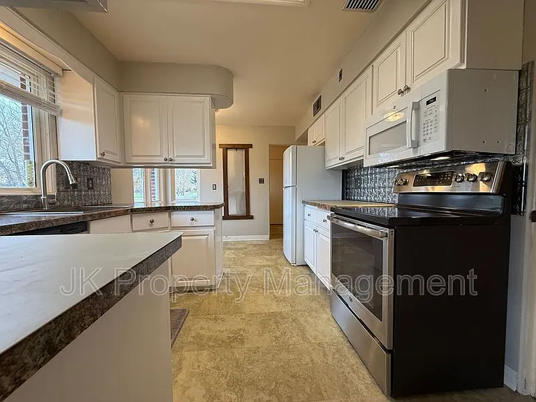 1726 Alder Dr — Photo 13
