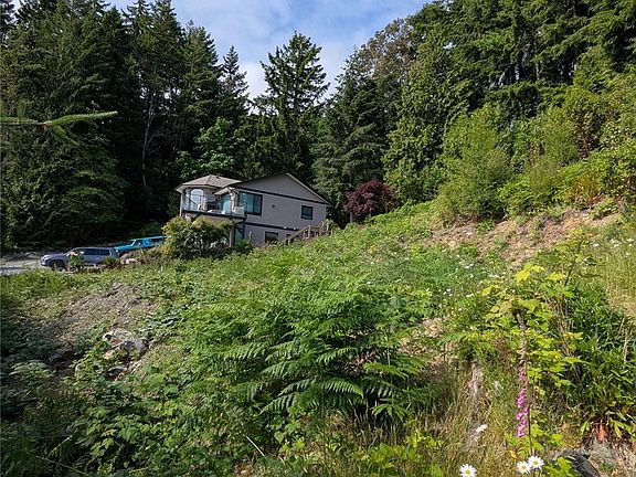 2nd image of 822 Craig Rd