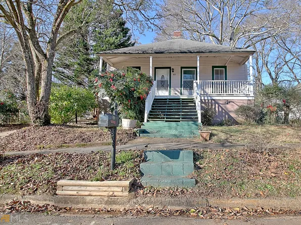 82 Grady Smith St, Grantville, GA 30220