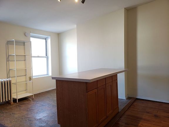 4th image of 93 3rd St Floor 3