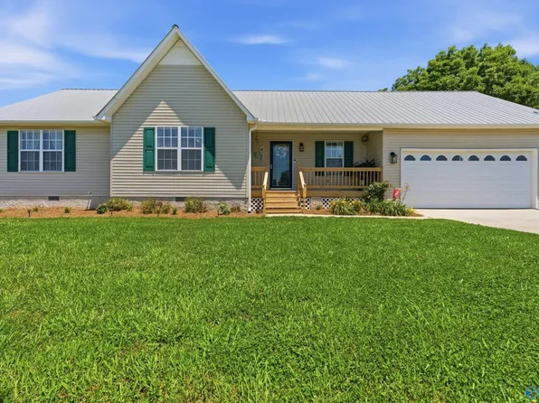 49 Schoolhouse Rd, Albertville, AL 35950
