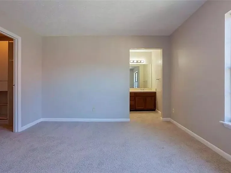 2637 Lantern Ln — Photo 15