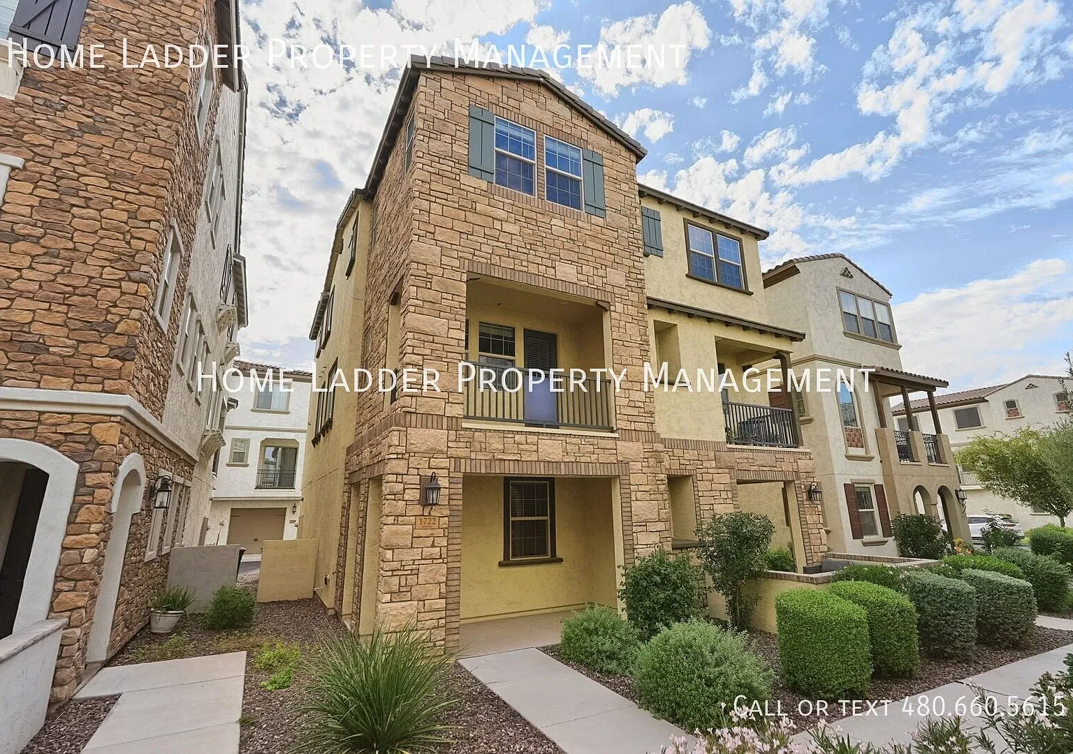 Stunning 3 Bed, 2.5 Bath Townhouse in Gilbert - The Lakes at Annecy — Photo 1