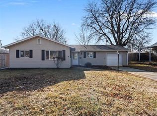 1833 W Kimberly Rd, Davenport, IA 52806