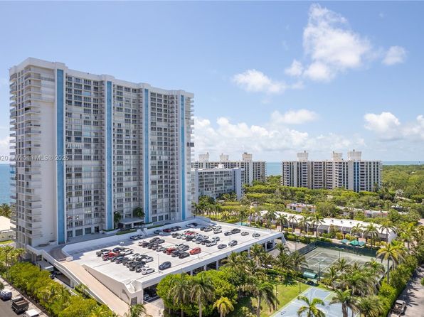 881 Ocean Dr APT 11C