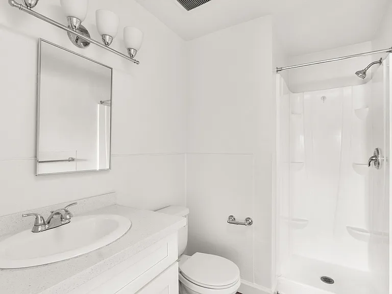 Waldorf Apartments- Riverside, CA — Photo 32