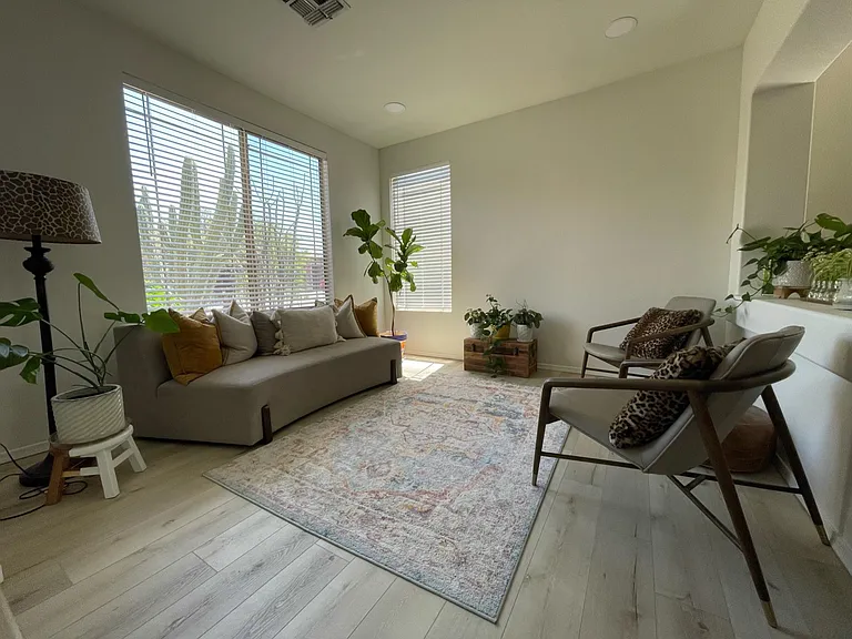 1733 W Nighthawk Way — Photo 8