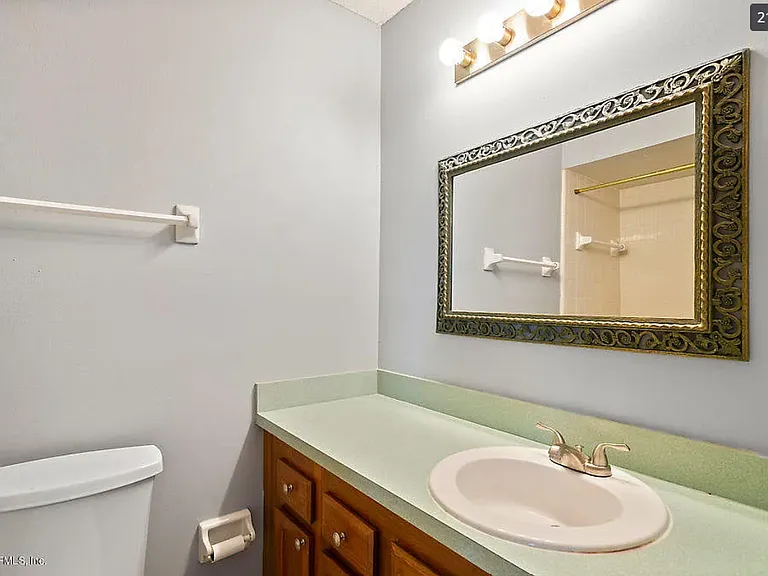 11211 Windtree Dr E — Photo 19