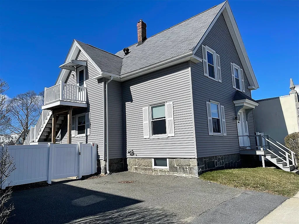 378 Cabot St — Photo 2