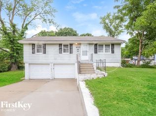402 SE Wilson St, Lees Summit, MO 64063