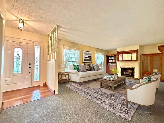 3rd image of 81 Sylvia Dr