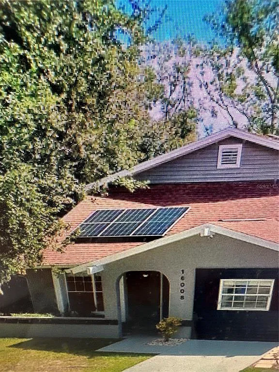 4 bed, 2.0 bath, 2569 sqft, $2,900 — Photo 2