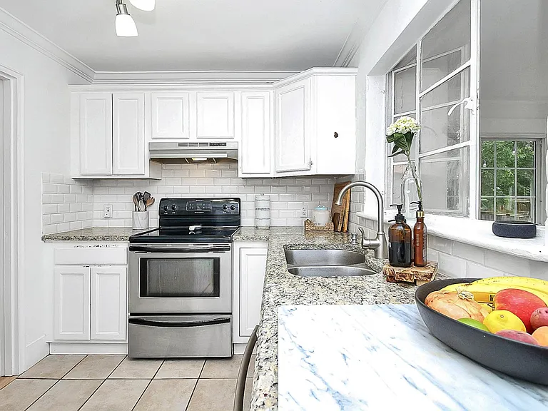 1824 Merriman Ave — Photo 15