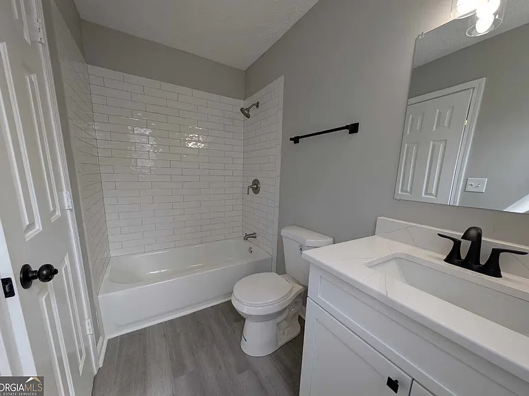 136 Tuscany Ln — Photo 7