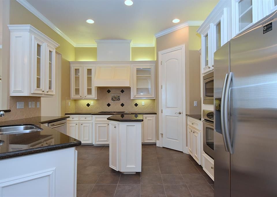 1st image of 10719 Boardwalk St