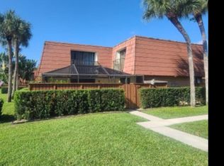 322 Buttonwood Ln, Boynton Beach, FL 33436