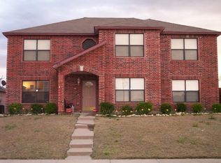 820 Willow Wood Dr, Cedar Hill, TX 75104