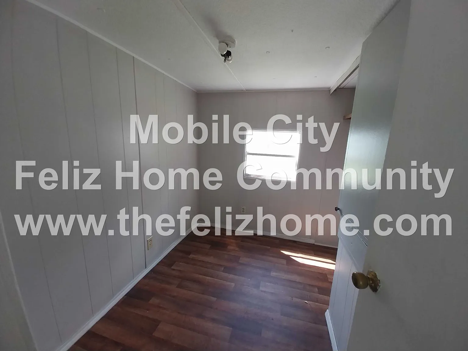 3 bed, 1000 sqft, $775 — Photo 2