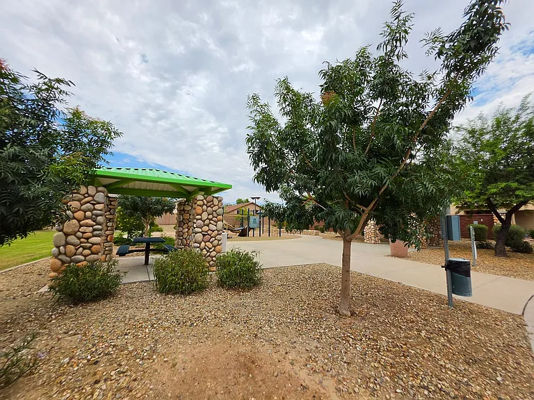 7805 S 48th Ln — Photo 37