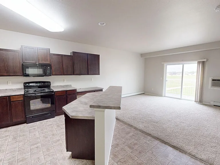 Crystal Creek Apartments — Photo 12