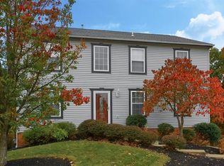 640 Fieldstone Dr, Coraopolis, PA 15108