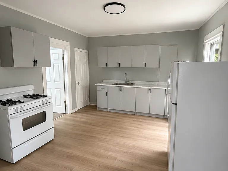 59 Laser St #1 — Photo 3