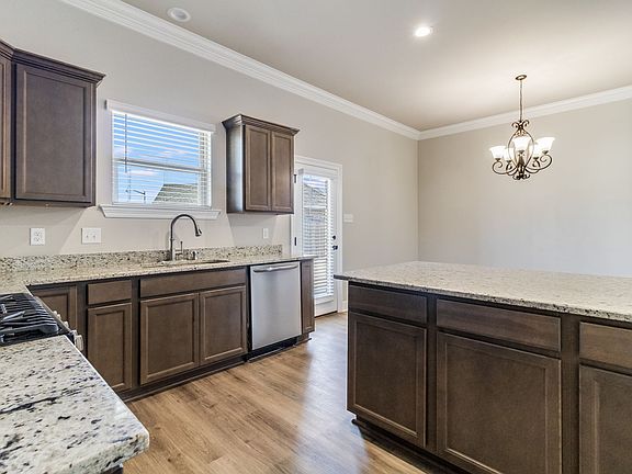 5th image of 101 Bernay Ct