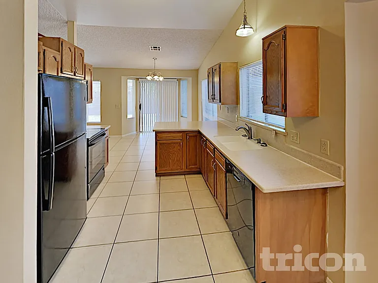 601 E Palomino Dr — Photo 8