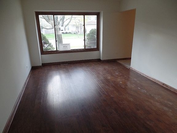 3rd image of 113 S Canyon Dr