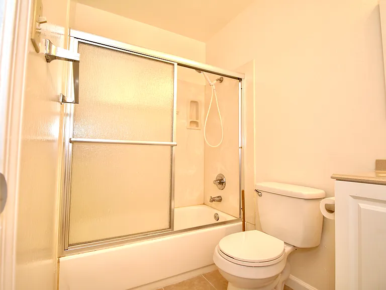205 Smalley Ave #4 — Photo 10