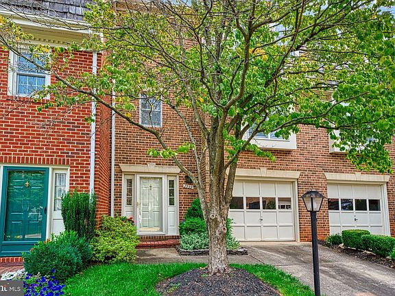 2nd image of 2939 Oakborough Sq