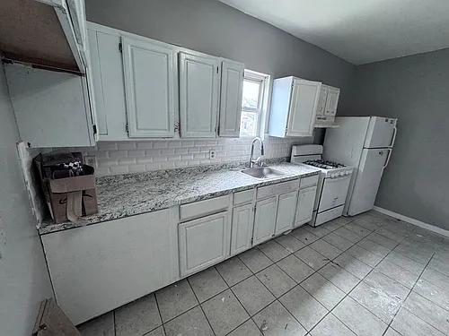 266 S 1st St Photo 1