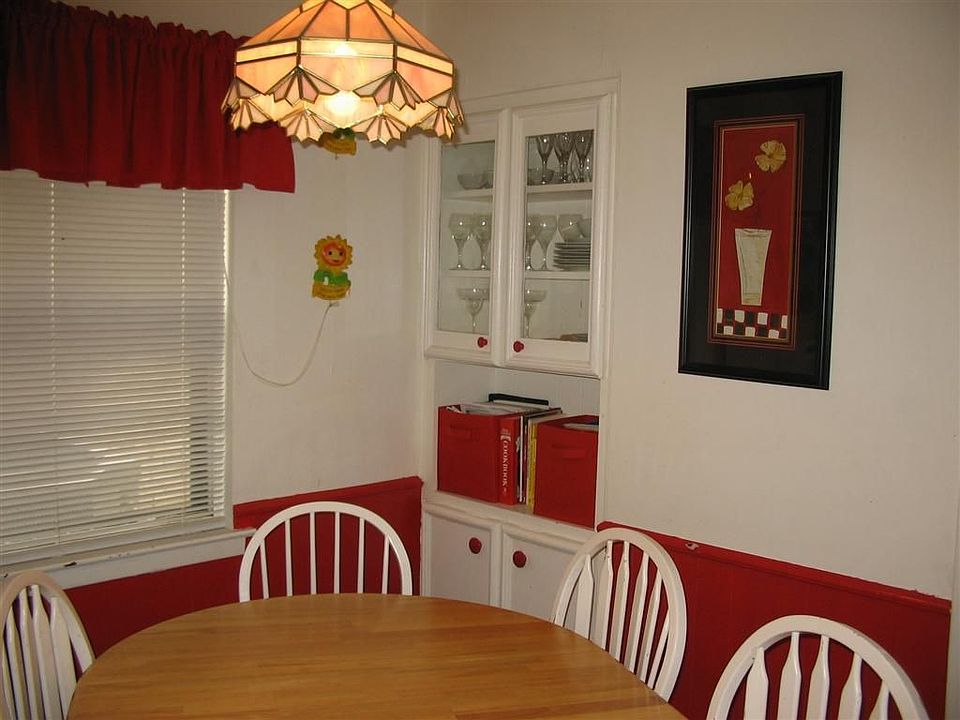 Eat in Kitchen