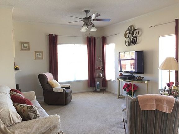 3rd image of 522 Arbor Lakes Cir