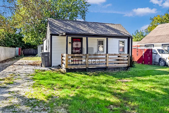 2 bed, 1.0 bath, 680 sqft, $1,250 — Photo 3