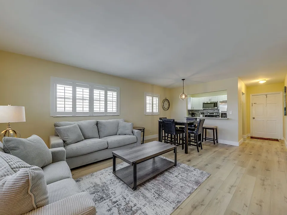 1450 N Riverside Dr #2-ID1580603P