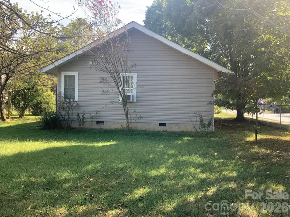 17 Buttonwood Ct, Asheville, NC 28806