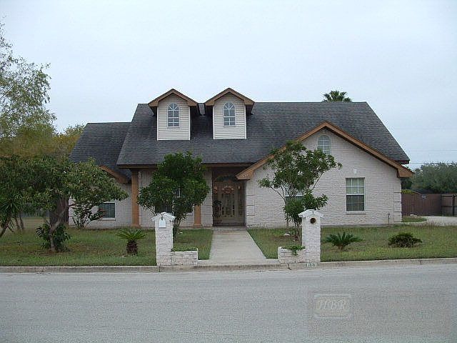 1st image of 617 E Magnolia Ave