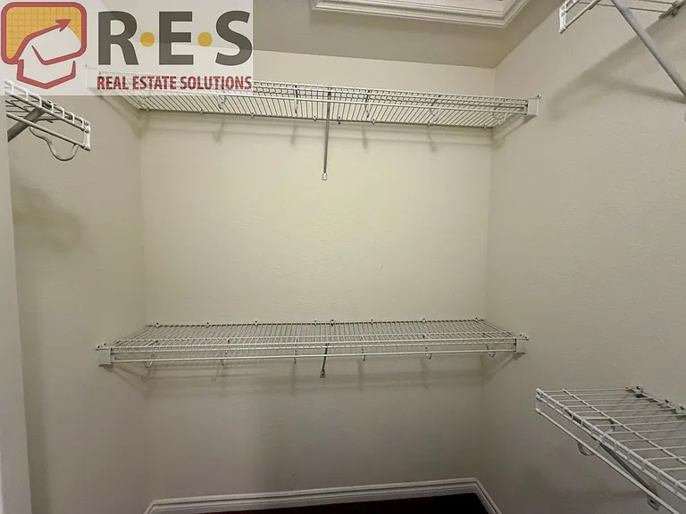 10761 Glengate Cir — Photo 21