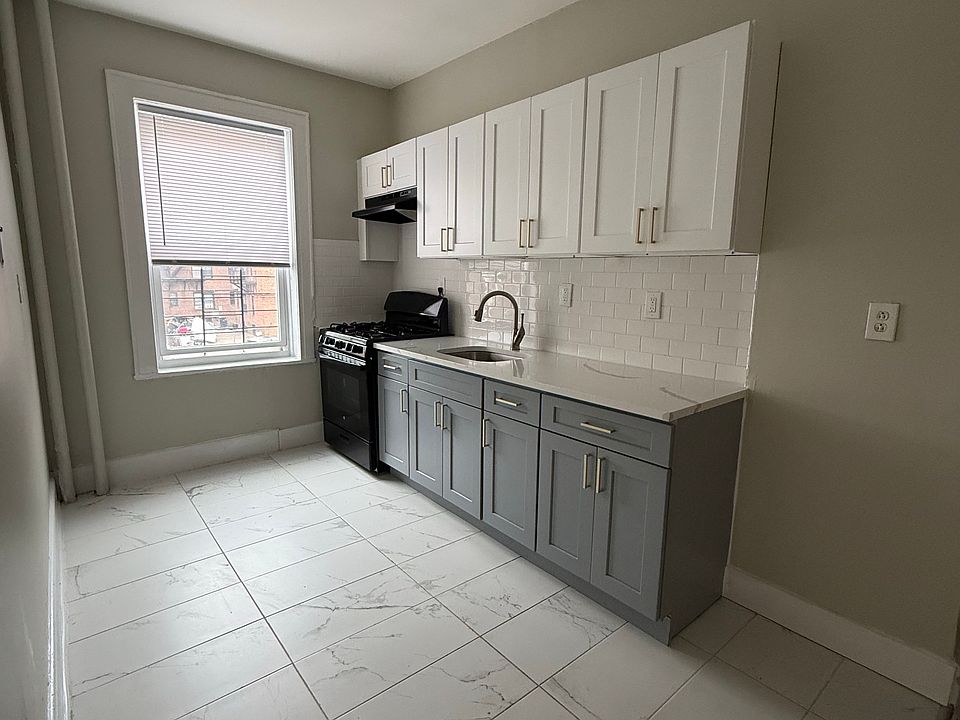 1st image of 194 Roseville Ave #1A