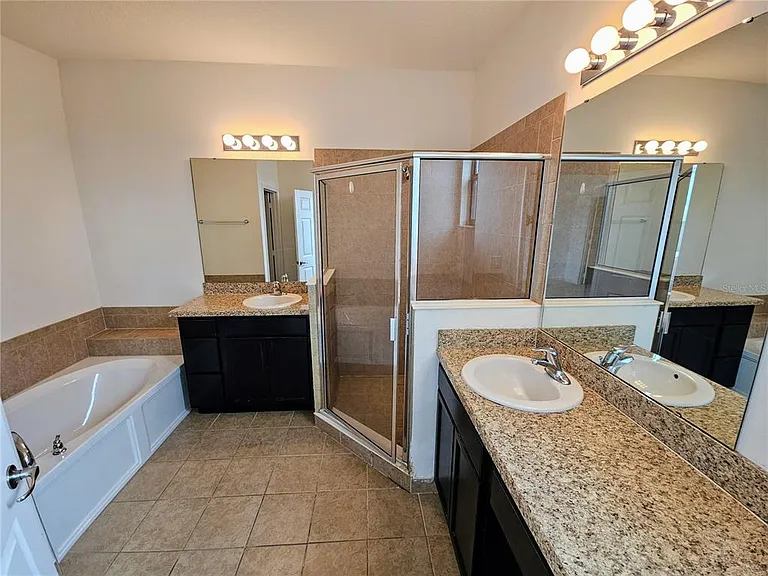 1899 Portofino Meadows Blvd — Photo 28