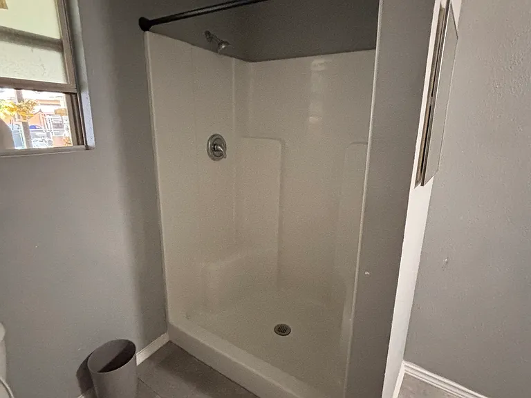 122 Caldwell St — Photo 6