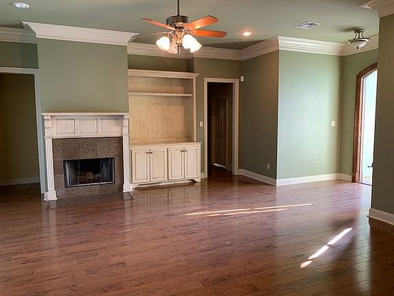 2nd image of 101 Dogleg Dr