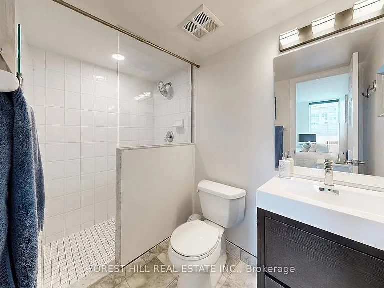 230 Queens Quay W #2816 — Photo 14